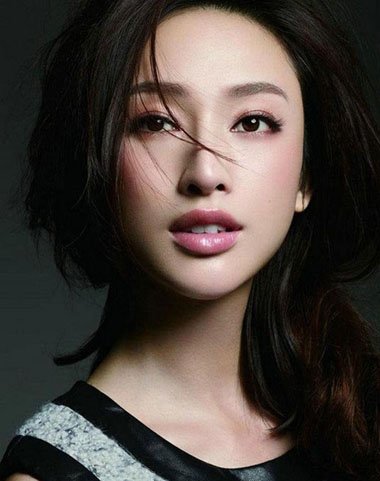 圆脸型的人适合什么发型显脸小 头发浓脸圆的女