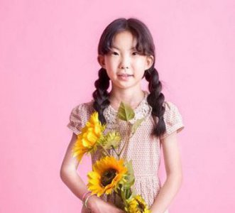 女生舞台演出辫子发型 小女生扎辫子的发型图片