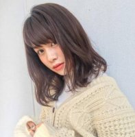 女孩子空气刘海锁骨发发型 女孩子锁骨发拉直还是内扣