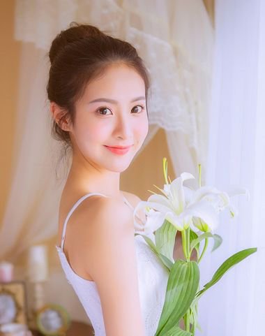 什么样的发型适合圆脸绑起 圆脸弄什么发型好看
