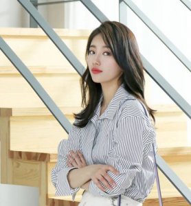 女孩子轻熟风卷发图片 超合适刚大学毕业的小姐姐们