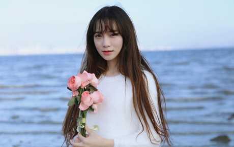 美美的空气齐刘海发型 女神范十足！