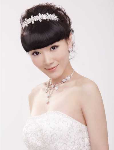 齐刘海发型图片女 齐刘海新娘发型打造瓜子脸靓女新娘