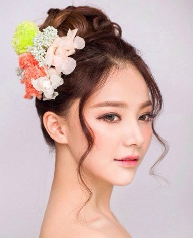 大脸菱形脸女子发型 大脸婚纱照新娘发型