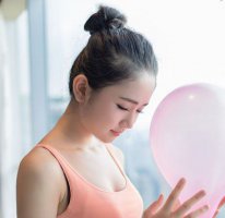 2022夏季圆脸盘发型 女孩子盘头发型是很适合圆脸的发型