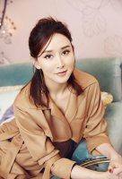 2022年最时尚的中长发扎发 额窄女孩子扎流行辫子造型
