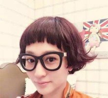 女生短额头合适什么刘海 短发刘海露出额头才能修饰你的脸型