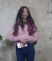 女子可隐藏彩虹发型 都是彩虹色染发的精华所在