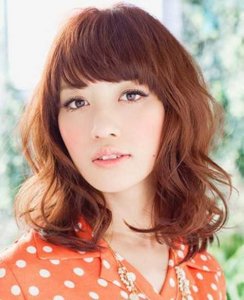 女生梨花头烫发发型 让你韵味十足