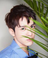 男明星的爱心刘海发型 男生平分爱心刘海发型