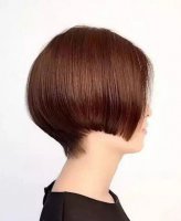 动感元素的短发发型设计 拥有着别样风范的女生短头发造型