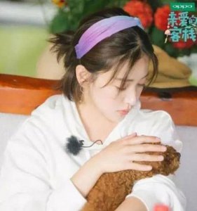最合适夏季的发带扎发发型图片 杨幂发带发型自拍美的不像话