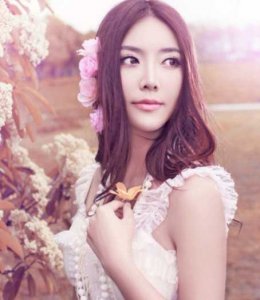 甜美可爱的卷发图片 甜美又显气质的女生卷发发型图片