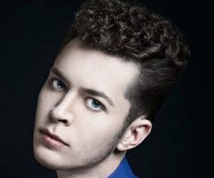 最新潮流男生短烫发 男士流行又帅气的短烫发发型图片