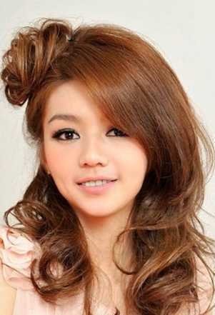 今年流行扎什么发型女 甜美气质时尚女生扎发排行榜