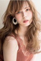 懒人卷头发常人都能驾驭 脱俗玩潮的女孩子卷烫发型