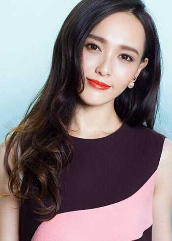 s型刘海图片大全女性 演艺界女星的S型斜刘海妩媚动人