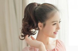 四十多岁女人烫扎马尾辫子 减龄有气场的辫子造型