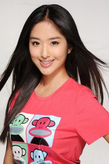 杨采钰陈金飞恋情曝光 女神的长直发太美艳