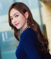 女明星金棕色头发 流行时尚头发颜色