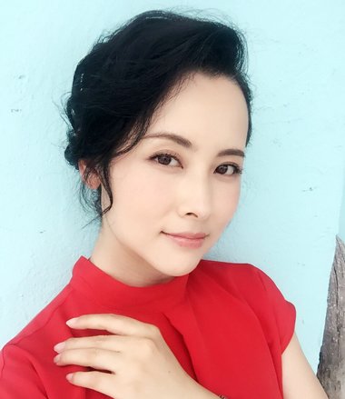 人美不红不能怪世道 杨明娜日常发型见真章