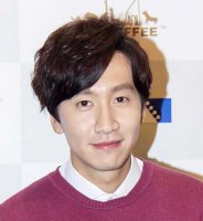 最新个性男生短发烫发发型 男生短发烫发型图片大全 帅气