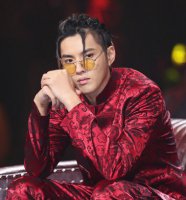 吴亦凡怎么扎头发 吴亦凡短发脏辫图片