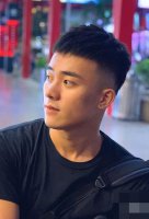 头大男生两边铲短发造型 回头率极高的短发图鉴