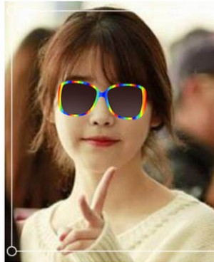 大脸烫卷发留中分还是偏分好看？大脸女生留什么刘海显脸小？