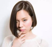 清纯甜美派女生发型 清甜指数超高的时尚微卷发发型图片