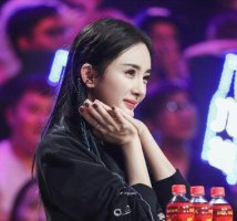 杨幂脏辫编法很是流行 看图来学怎么编杨幂脏辫发型吧