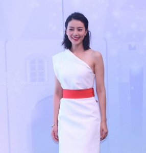 时尚加分高圆圆及肩短发发型 巧妙修颜简单古典