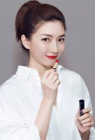 没刘海脸大女怎么扎马尾 莫负好时光的女孩子扎发