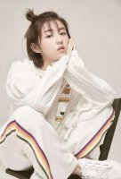 女学生发型扎头法图解 拽起来的女学生扎发步骤