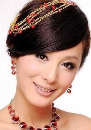 简单的婚纱新娘盘发 中式复古典雅气质新娘盘发