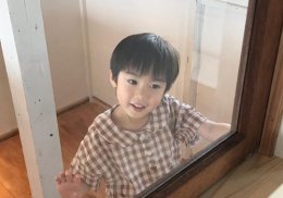 四五岁小男孩秋季刘海短发的修剪方式 呆萌清新男童齐刘海短发新造型