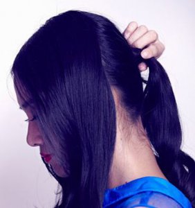 职场女性应该扎的一种发型 极简单的职场女性的