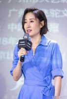 方脸女孩子合适什么刘海发型 精巧别致的刘海发型图