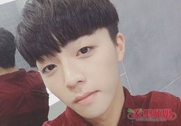 做潮男2022就只有蘑菇头发型能搞