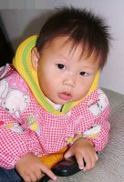 小男孩流行的短发发型 调皮可爱的孩子短发示范