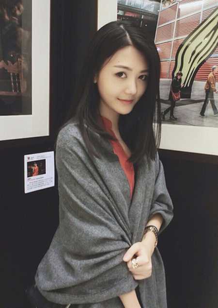 清纯的发型长发发型 清纯迷人流行直发发型图片