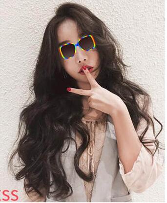 现在时尚的长卷发造型 简直就是为小仙女们量身定做的