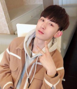男生流行短发发型来袭 换个发型提升你的魅力