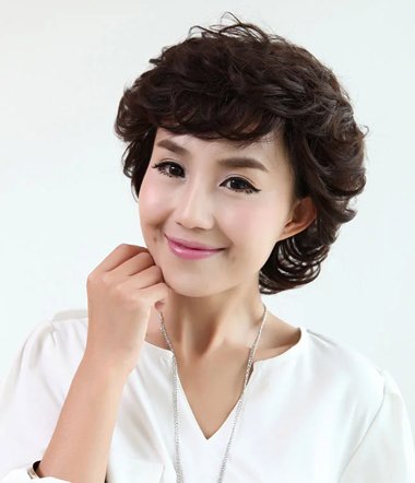 中年圆脸有什么适合的发型 50中年圆脸妇女发型