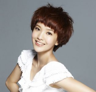 女生混搭染发发型设计 时尚抢眼女生染发烫