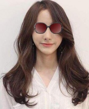 额头高的女生适合什么发型？这几款发型修颜显气质！