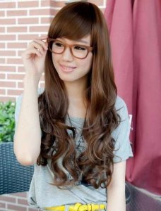 陶瓷烫小卷发发型图片 甜美又不失优雅的女生陶瓷烫发型
