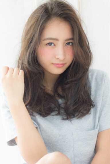 今秋试试甜美荷叶头 令你秒变气质靓女