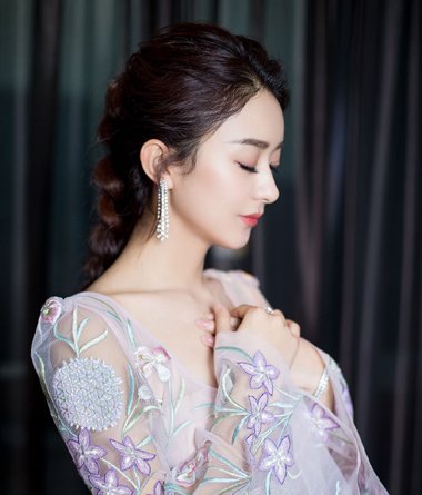 最爱低编发的居然是她 赵丽颖各礼服低编发的发