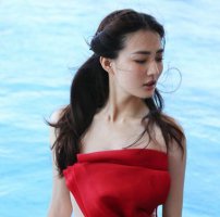 女生大脸怎么弄头发 大脸女士绑什么样的头发合适
